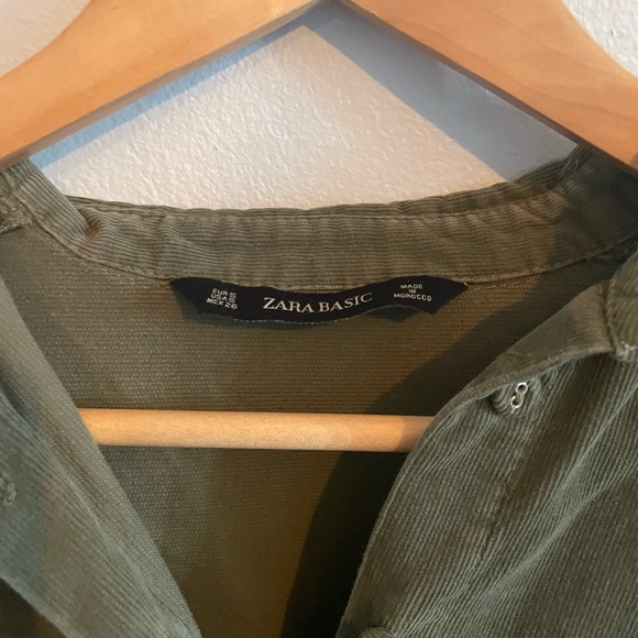 Zara Basic button up S - Picture 2 of 2